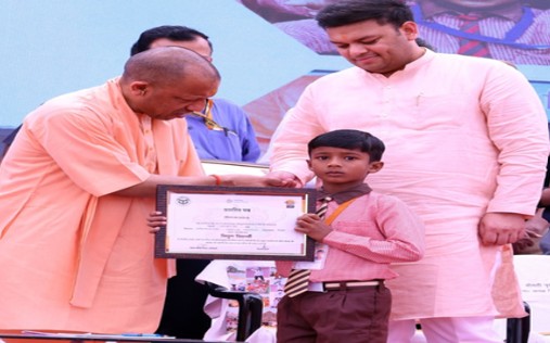 वाराणसी से ‘स्कूल चलो अभियान